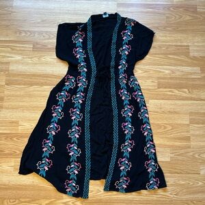 Curations Black & pink floral embroidered kimono with tie waist & short sleeves